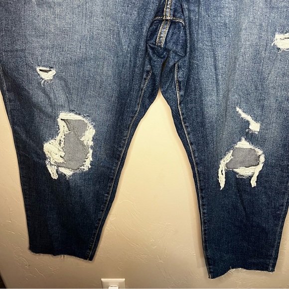NWT Old‎ Navy Saylor High-Rise Curvy OV Straight Distressed Raw Hem Denim Jeans - Picture 4 of 10